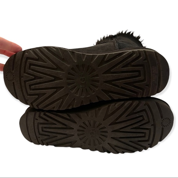 UGG Bailey Button II Boot Sheepskin Black Leather Winter Boot Mini Fluff - Picture 8 of 12